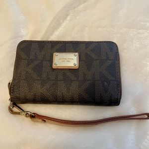 Michael Kors Signature Coated Canvas Logo Zip Around Wristlet Wallet